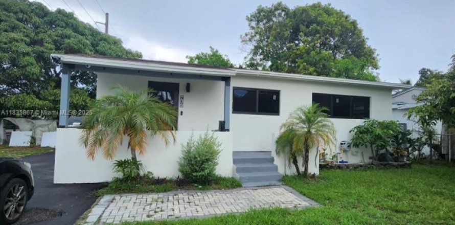 Villa ou maison à Fort Lauderdale, Floride 4 chambres, 85.93 m2 № 1822035