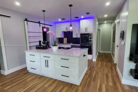 Villa ou maison à vendre à Fort Lauderdale, Floride: 4 chambres, 85.93 m2 № 1822035 - photo 6