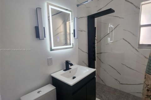 Villa ou maison à vendre à Fort Lauderdale, Floride: 4 chambres, 85.93 m2 № 1822035 - photo 24