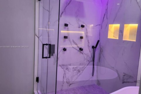 Villa ou maison à vendre à Fort Lauderdale, Floride: 4 chambres, 85.93 m2 № 1822035 - photo 17