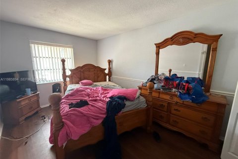 Townhouse in Lauderhill, Florida 3 bedrooms, 147.71 sq.m. № 2047880 - photo 20