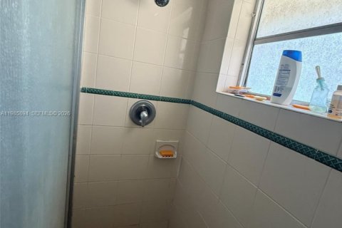 Townhouse in Lauderhill, Florida 3 bedrooms, 147.71 sq.m. № 2047880 - photo 27