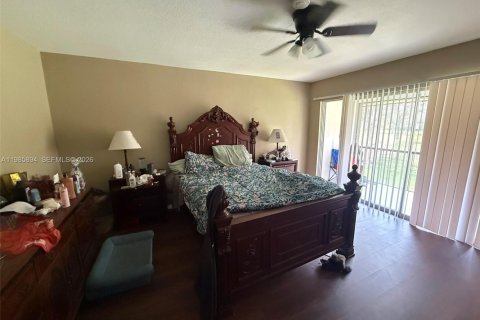 Townhouse in Lauderhill, Florida 3 bedrooms, 147.71 sq.m. № 2047880 - photo 24