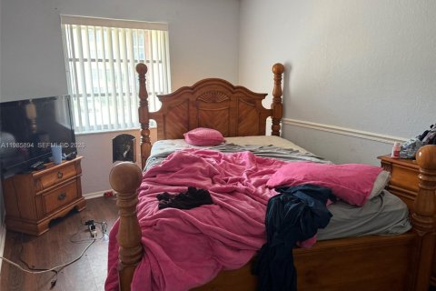 Townhouse in Lauderhill, Florida 3 bedrooms, 147.71 sq.m. № 2047880 - photo 19