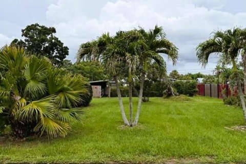 House in Saint Petersburg, Florida 2 bedrooms, 61.32 sq.m. № 1832936 - photo 2