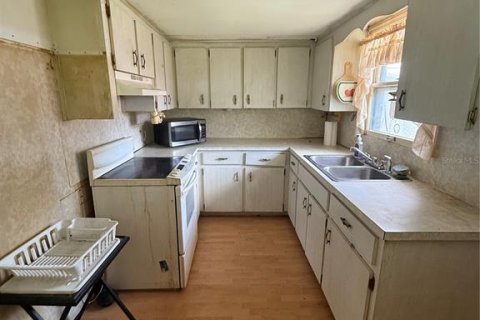 House in Saint Petersburg, Florida 2 bedrooms, 61.32 sq.m. № 1832936 - photo 7