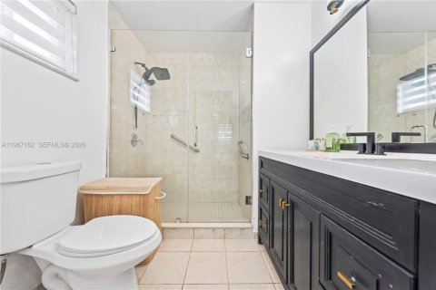 House in Hialeah Gardens, Florida 3 bedrooms, 130.25 sq.m. № 2029660 - photo 18