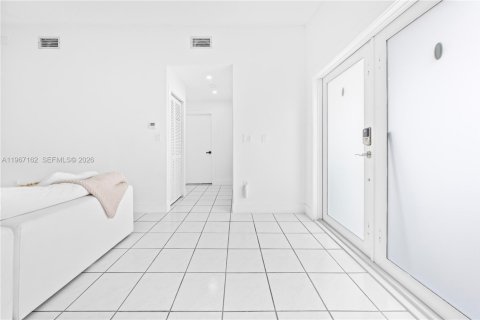 House in Hialeah Gardens, Florida 3 bedrooms, 130.25 sq.m. № 2029660 - photo 23