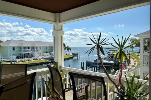 Condo in Saint Petersburg, Florida, 2 bedrooms  № 2201587 - photo 23