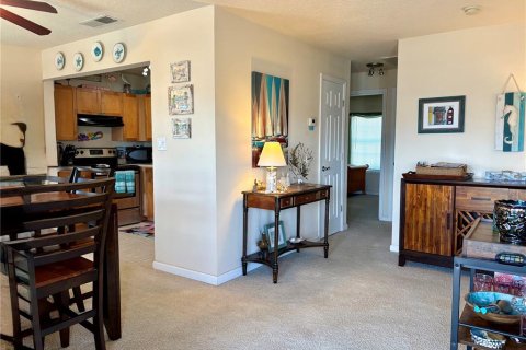 Condo in Saint Petersburg, Florida, 2 bedrooms  № 2201587 - photo 11