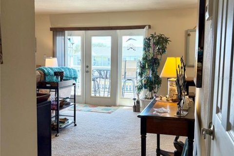Condo in Saint Petersburg, Florida, 2 bedrooms  № 2201587 - photo 17