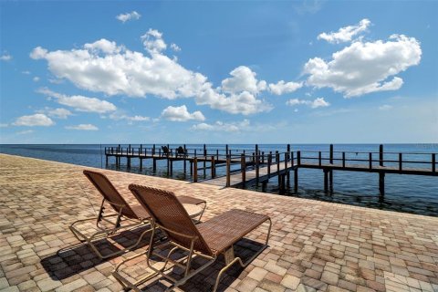 Condo in Saint Petersburg, Florida, 2 bedrooms  № 2201587 - photo 29