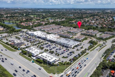 Townhouse in Pembroke Pines, Florida 3 bedrooms, 175.4 sq.m. № 1929381 - photo 29