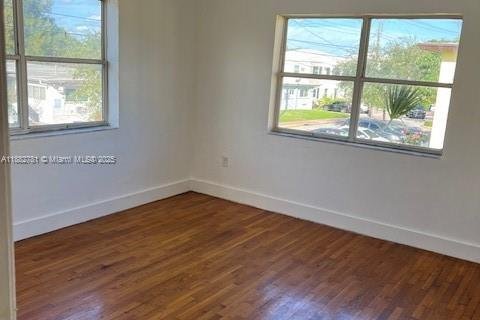 Apartment in Miami Beach, Florida 2 bedrooms, 1579.52 sq.m. № 1931895 - photo 2