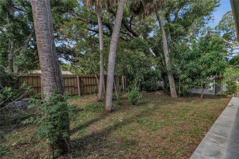 House in Sarasota, Florida 3 bedrooms, 188.78 sq.m. № 2133751 - photo 3