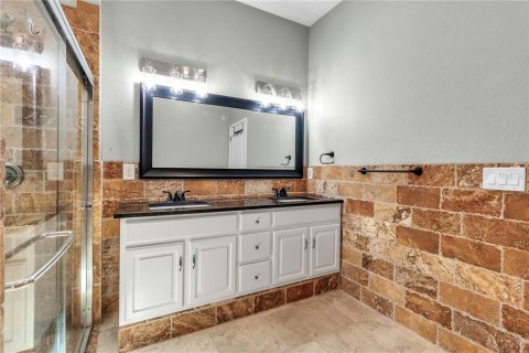 House in Sarasota, Florida 3 bedrooms, 188.78 sq.m. № 2133751 - photo 20