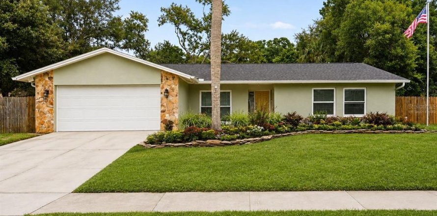 House in Tampa, Florida 4 bedrooms, 187.76 sq.m. № 2238503
