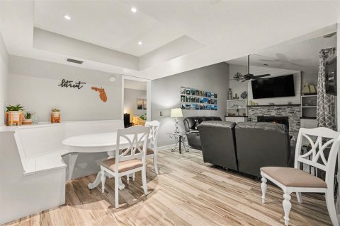 House in Tampa, Florida 4 bedrooms, 187.76 sq.m. № 2238503 - photo 3