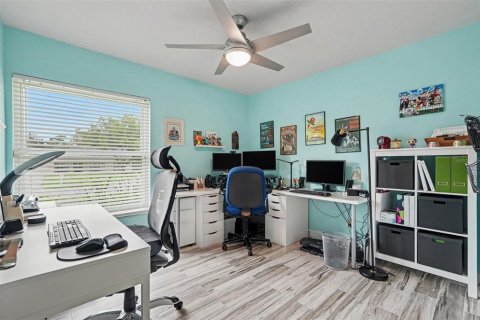 House in Tampa, Florida 4 bedrooms, 187.76 sq.m. № 2238503 - photo 9