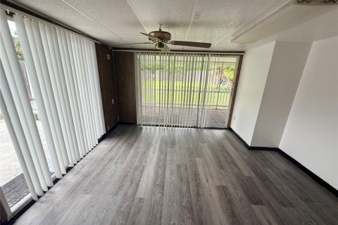 Villa ou maison à louer à Port Charlotte, Floride: 2 chambres, 90.58 m2 № 2420434 - photo 19