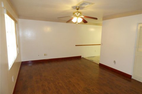 Villa ou maison à louer à Port Charlotte, Floride: 2 chambres, 90.58 m2 № 2420434 - photo 4