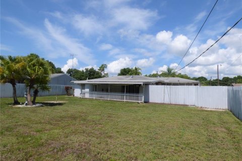 Villa ou maison à louer à Port Charlotte, Floride: 2 chambres, 90.58 m2 № 2420434 - photo 25