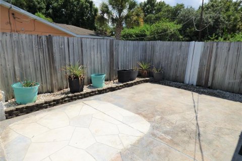 Villa ou maison à louer à Port Charlotte, Floride: 2 chambres, 90.58 m2 № 2420434 - photo 21