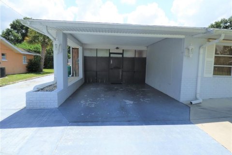 Villa ou maison à louer à Port Charlotte, Floride: 2 chambres, 90.58 m2 № 2420434 - photo 3
