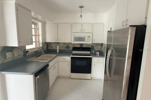 Villa ou maison à louer à Port Charlotte, Floride: 2 chambres, 90.58 m2 № 2420434 - photo 14