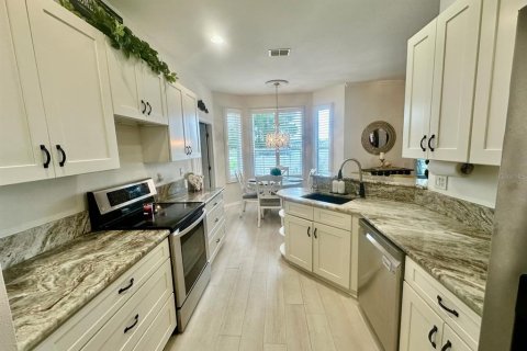 House in Lakeland, Florida 3 bedrooms, 158.31 sq.m. № 2416269 - photo 9