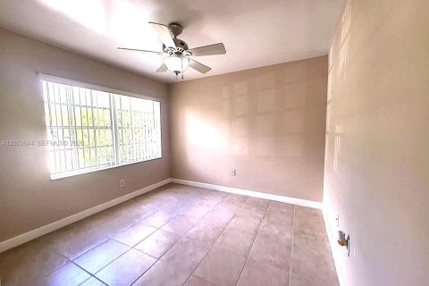 Casa en alquiler en Plantation, Florida, 3 dormitorios, 134.89 m2 № 2076182 - foto 9