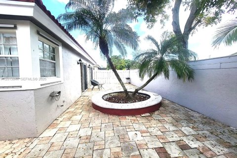 Casa en alquiler en Plantation, Florida, 3 dormitorios, 134.89 m2 № 2076182 - foto 11