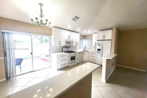 Casa en Plantation, Florida 3 dormitorios, 134.89 m2 № 2076182