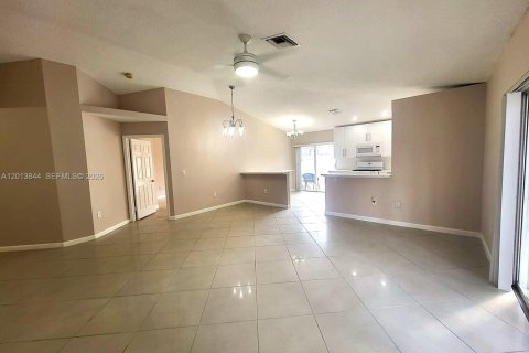 Casa en alquiler en Plantation, Florida, 3 dormitorios, 134.89 m2 № 2076182 - foto 2