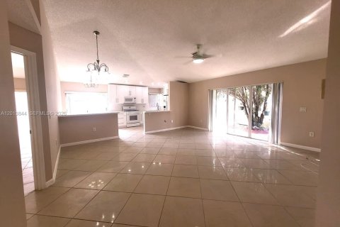 Casa en alquiler en Plantation, Florida, 3 dormitorios, 134.89 m2 № 2076182 - foto 15