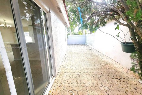 Casa en alquiler en Plantation, Florida, 3 dormitorios, 134.89 m2 № 2076182 - foto 12