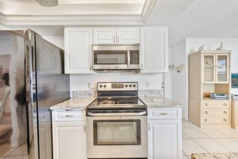 Купить виллу или дом в Брейдентон, Флорида 10 комнат, 136.01м2, № 1846466 - фото 19