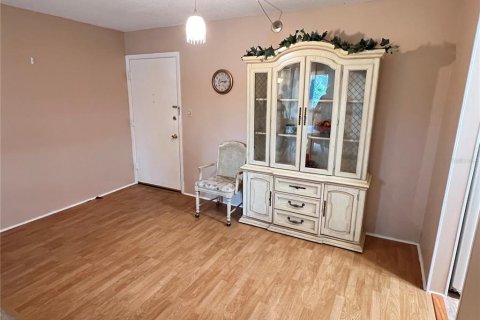 Condo in Port Charlotte, Florida, 2 bedrooms  № 1535092 - photo 6