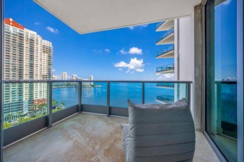 Condo in Miami, Florida, 2 bedrooms  № 2023970