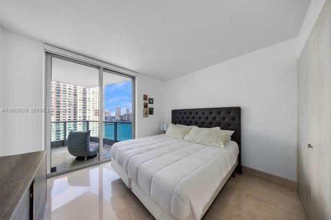 Condo in Miami, Florida, 2 bedrooms  № 2023970 - photo 28