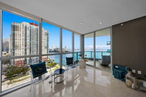 Condo in Miami, Florida, 2 bedrooms  № 2023970 - photo 7