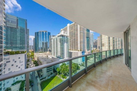 Condo in Miami, Florida, 2 bedrooms  № 2023970 - photo 4
