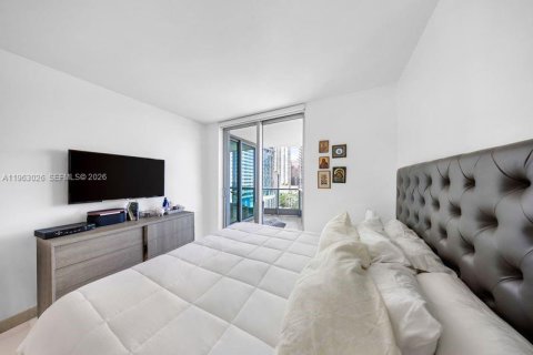 Condo in Miami, Florida, 2 bedrooms  № 2023970 - photo 27