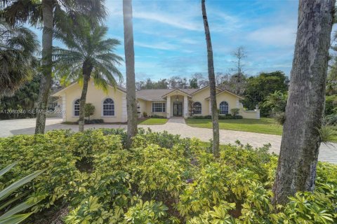 Casa en venta en Coral Springs, Florida, 5 dormitorios, 433.85 m2 № 2363605 - foto 4