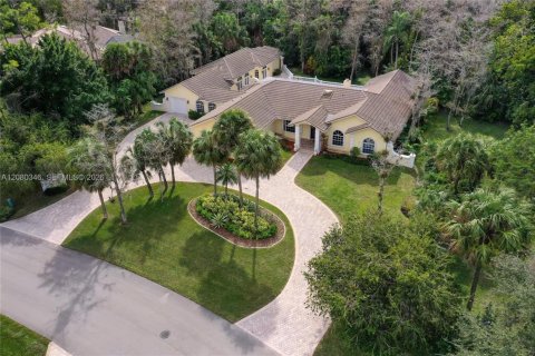Casa en venta en Coral Springs, Florida, 5 dormitorios, 433.85 m2 № 2363605 - foto 9