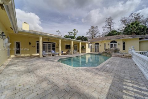 Casa en venta en Coral Springs, Florida, 5 dormitorios, 433.85 m2 № 2363605 - foto 13