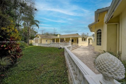 Casa en venta en Coral Springs, Florida, 5 dormitorios, 433.85 m2 № 2363605 - foto 16