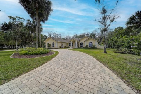 Casa en venta en Coral Springs, Florida, 5 dormitorios, 433.85 m2 № 2363605 - foto 7