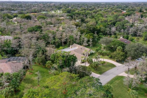 Casa en venta en Coral Springs, Florida, 5 dormitorios, 433.85 m2 № 2363605 - foto 8