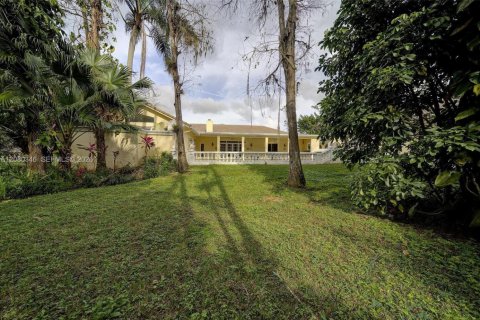 Casa en venta en Coral Springs, Florida, 5 dormitorios, 433.85 m2 № 2363605 - foto 18